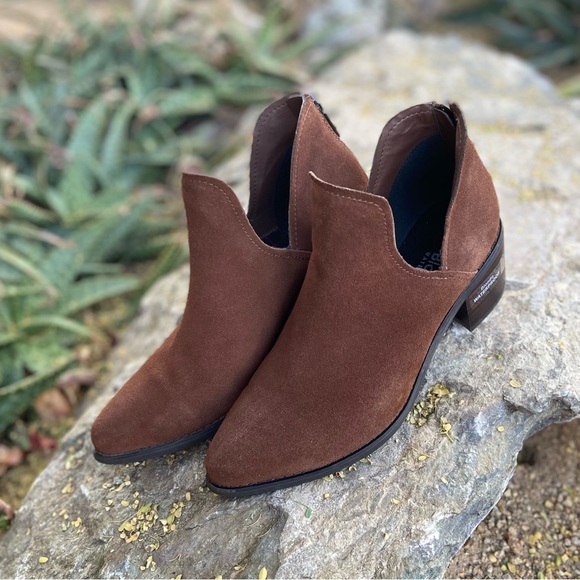 Leather Booties Chocolate Suede ⭐️ LIKE NEW + Waterproof - Picture 2 of 14